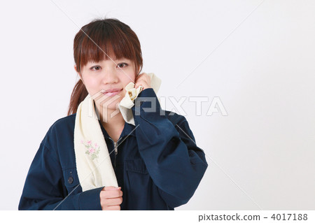 女人穿著工作服 4017188