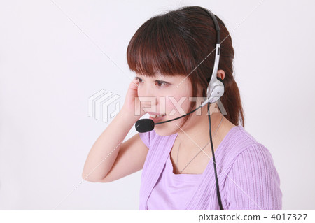 Call center ladies in purple clothes 4017327