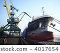 Coal loading during the winter season 4017654