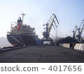 Coal shipping in the winter season 4017656
