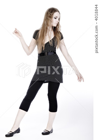 Fashion Walk 4018844