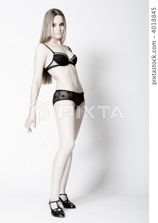 Full body in lingerie Full body in lingerie 4018845