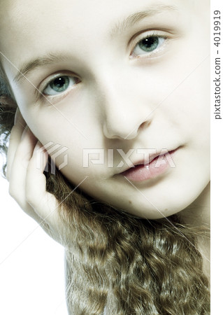 Young girl feeling Beautyful Young girl feeling Beautyful 4019919