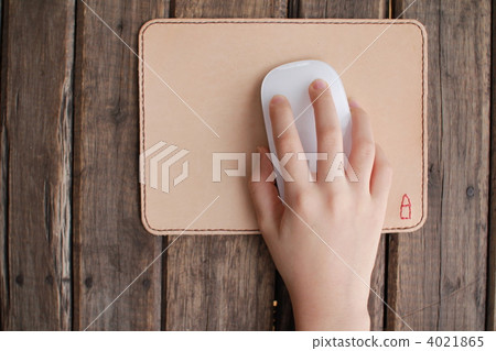 Wireless mouse and child's hand Computer learning 4021865