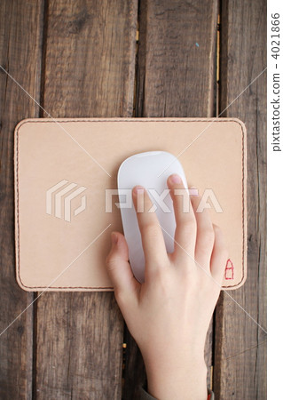 Wireless mouse and child's hand Computer learning 4021866