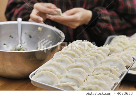 包裹餃子 4023633