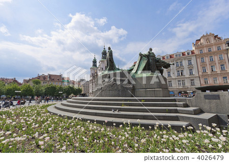 Yang · Hus statue of Prague Old Town Square Yang · Hus statue of Prague Old Town Square 4026479