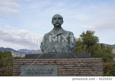 Glover statue 4026842