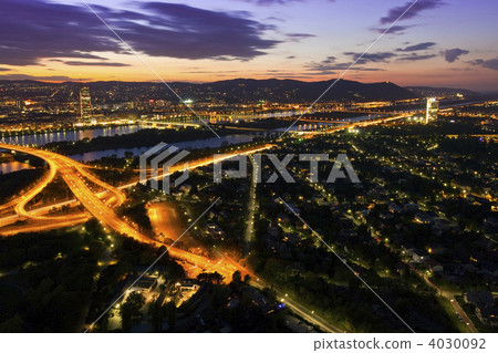 Vienna - Danube River & Island highway at night 4030092