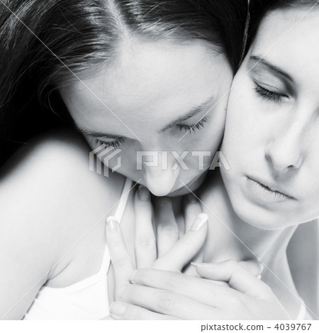 Tender women loving 4039767