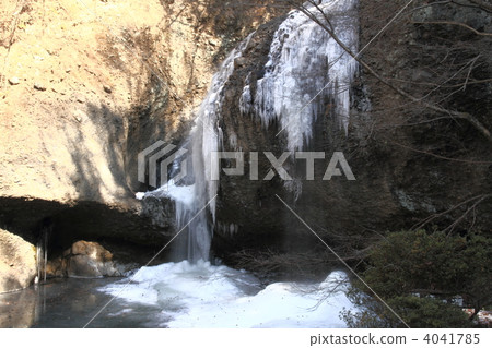 Waterfall of the moon wait Waterfall of the moon wait 4041785