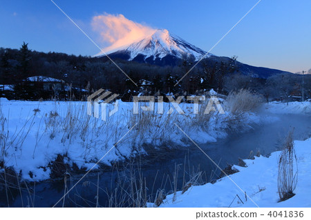 忍野村的寒冷 4041836