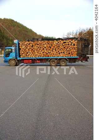 Truck loaded with timber 4042164