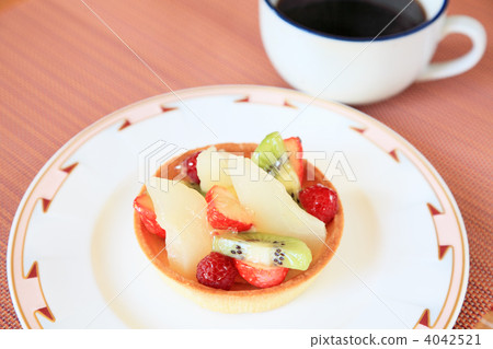 Delicious fruit tarts 4042521