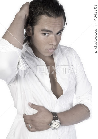 Latino boy wondering 4043503