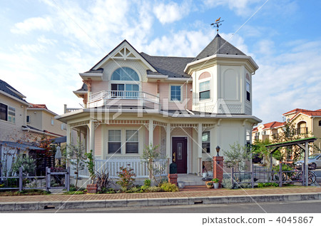 House with weatherfowl House with weatherfowl 4045867