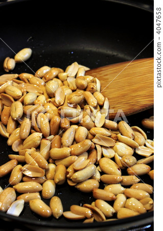 Peanut cooking Peanut cooking 4047658