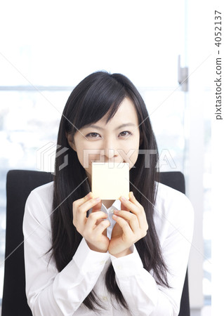 female business person, label, post-it 4052137