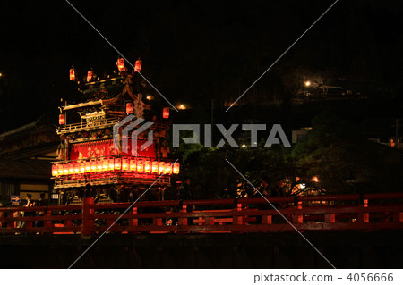 高山節的攤位在晚上“Gokayama” 4056666