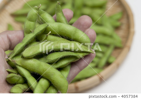 Raw edamame Raw edamame 4057384