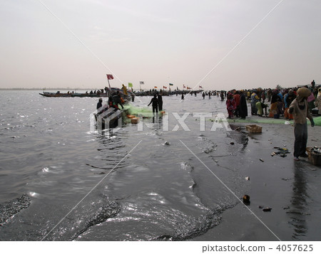 塞內加爾：聖路易斯的漁港 4057625