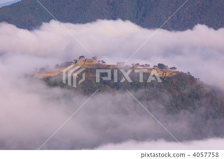 Takeda castle ruins on the sea of clouds 4057758