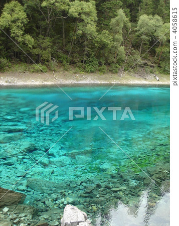 Jiuzhaigou Five Color Pond Jiuzhaigou Five Color Pond 4058615