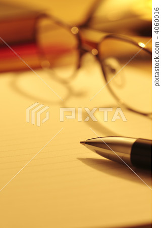 on the desk 4060016