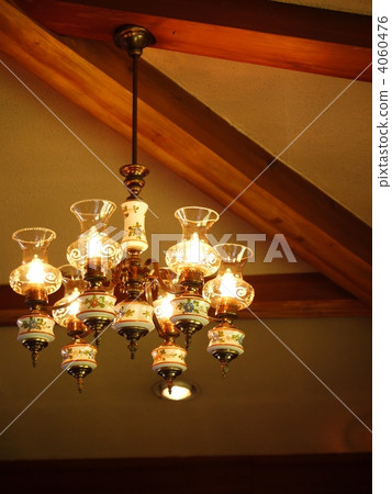 Nostalgic light 4060476