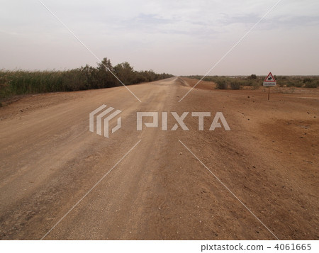 Unpaved road in the southern part of Mauritania Unpaved road in the southern part of Mauritania 4061665