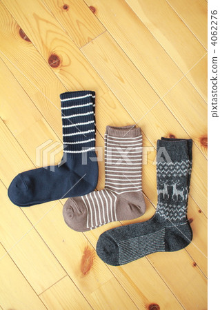 3 pairs of L-shaped socks 3 pairs of L-shaped socks 4062276
