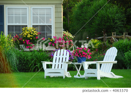 Two lawn chairs Two lawn chairs 4063370