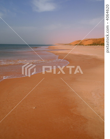 Quiet ocean of West Africa · Mauritania 4064620