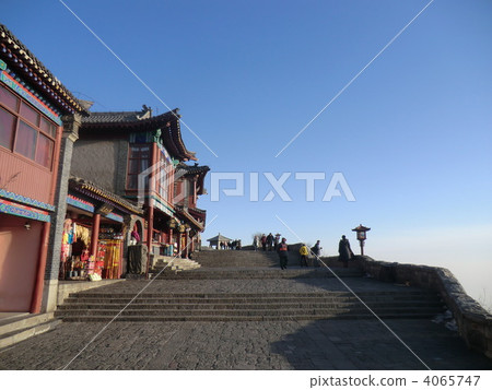 Tianzhi just before the summit of Taishan Tianzhi just before the summit of Taishan 4065747