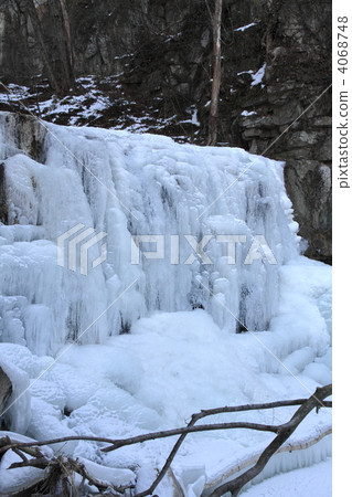 Yakimizu waterfall 4068748