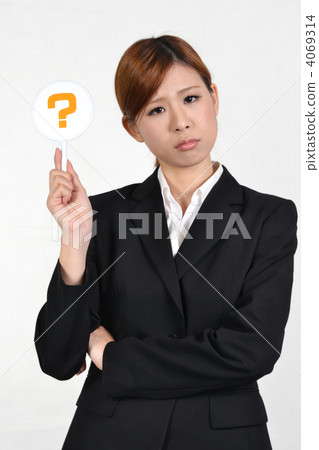Business woman + ○ × bill Business woman + ○ × bill 4069314