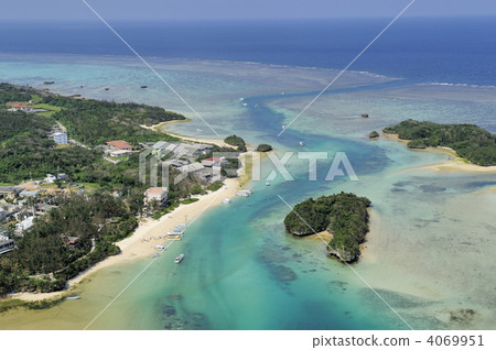 [Aerial photograph] Ishigakijima Kabira Bay 4069951