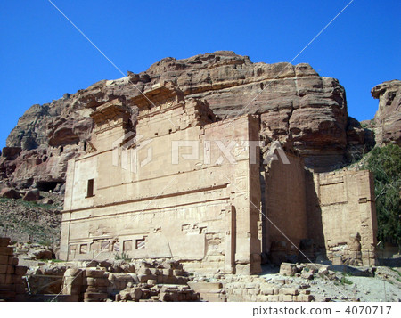 Petra 3 4070717