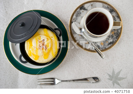 pastry, western confectionery, western-style sweet 4071758