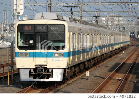 小田急8000形式列車 4071822