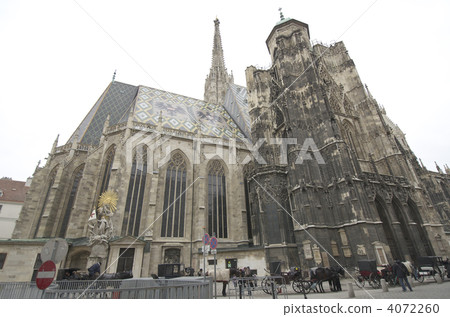 Stefan Cathedral feare car stop Stefan Cathedral feare car stop 4072260