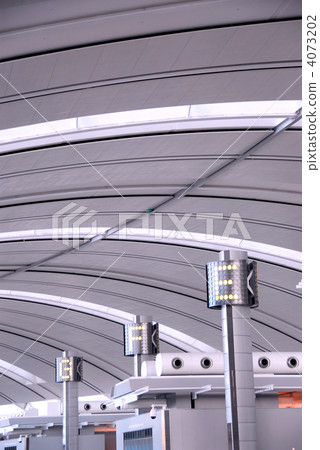 Airport interior 4073202