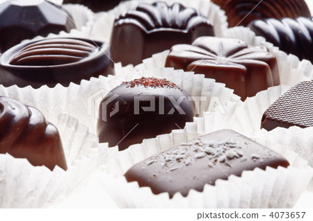 chocolate pralines 4073657