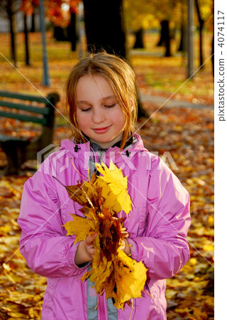 Autumn girl 4074117