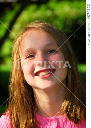 Girl portrait 4074122