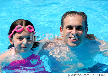 Father daughter pool Father daughter pool 4074361