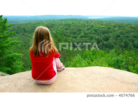Girl edge cliff 4074766