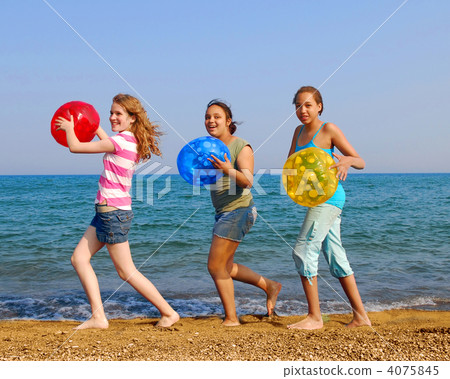 Girls on beach Girls on beach 4075845