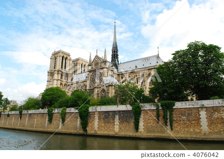 Notre Dame cathedral 4076042