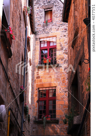 Medieval architecture 4077551